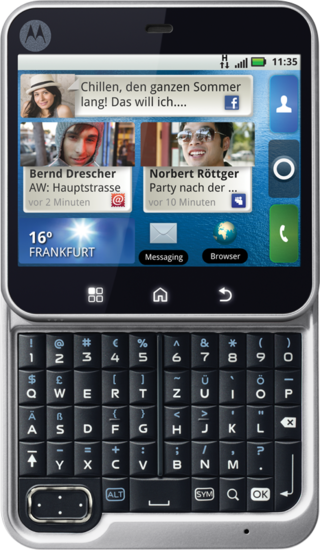 Motorola Flipout mit Vodafone Branding - Tastatur und Display voll ausgeklappt