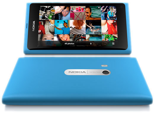 Nokia N9-00 16 GB, cyan-blau (EU-Ware) - Rckseite: Kamera mit Carl-Zeiss Objektiv