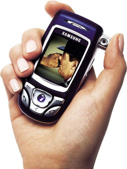 Samsung SGH-E850 - in Hand