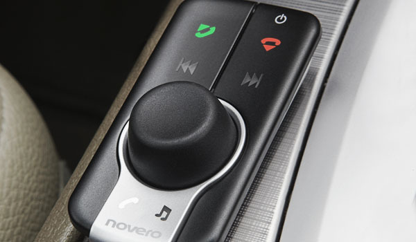 Novero TheTrustyOne Universal Bluetooth Car-Kit - Bedienelement an Mittelkonsole