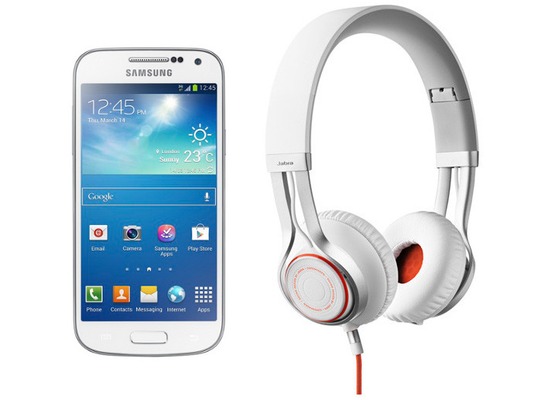 Samsung Galaxy S4 mini, White Frost (Telekom) + Jabra Stereo Headset REVO, weiß