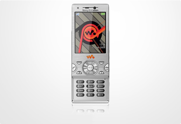 Sony Ericsson W995 silver Fifa 2010 Edition